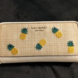Pineapple wallet